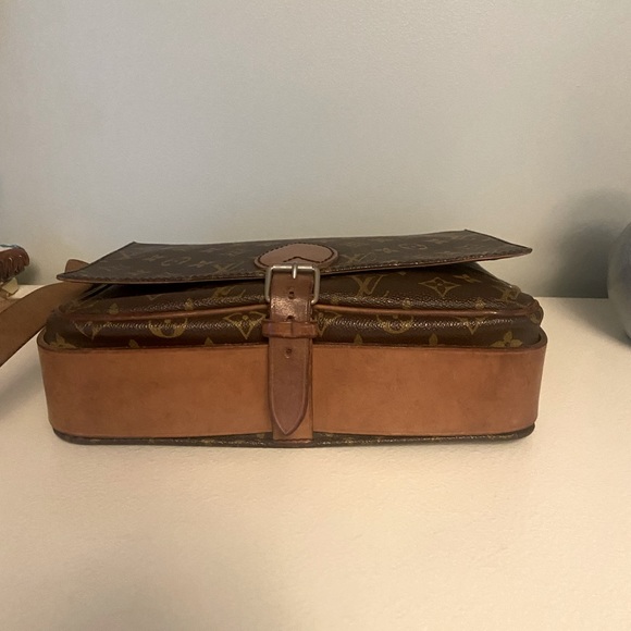 LOUIS VUITTON MONOGRAM CANVAS CARTOUCHIERE GM- COA INCLUDED - Picture 4 of 16